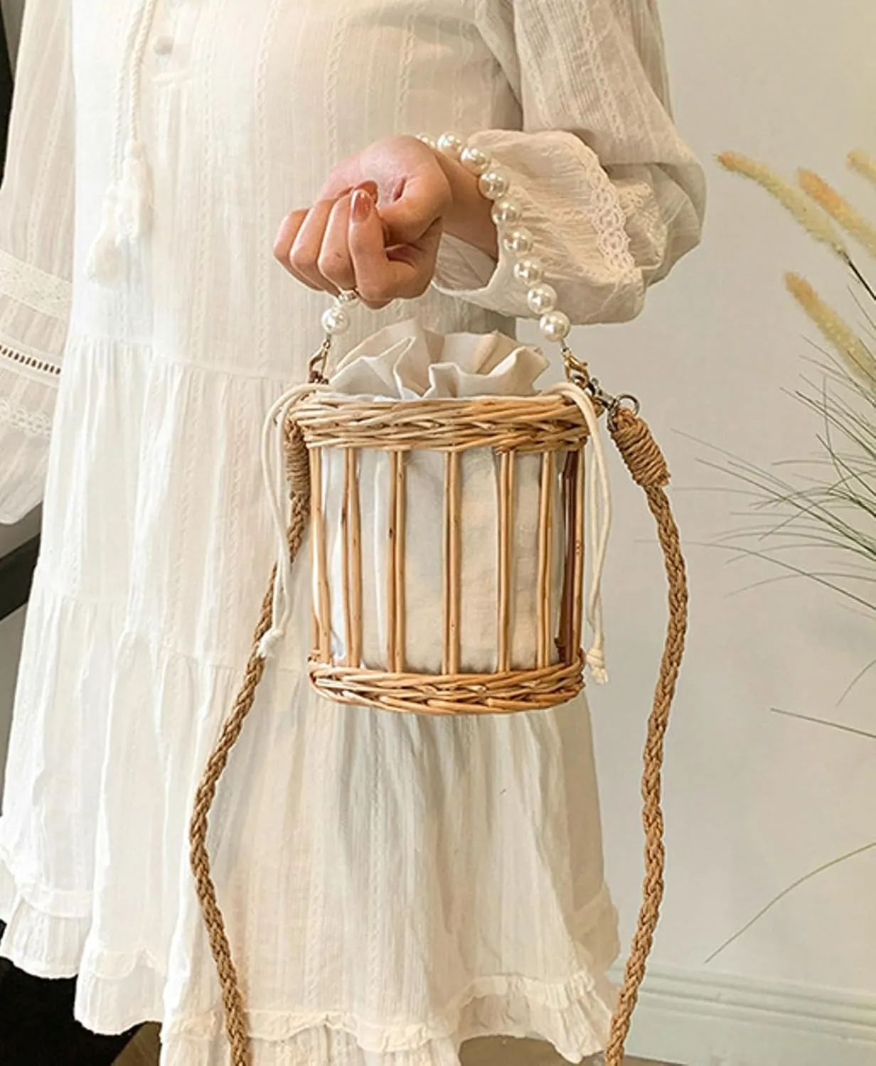 2025 Summer Straw Handbag Pearl Handle Handwoven Hollow Beach Bucket Bag Satchel Crossbody Wristlet Shoulder Bag