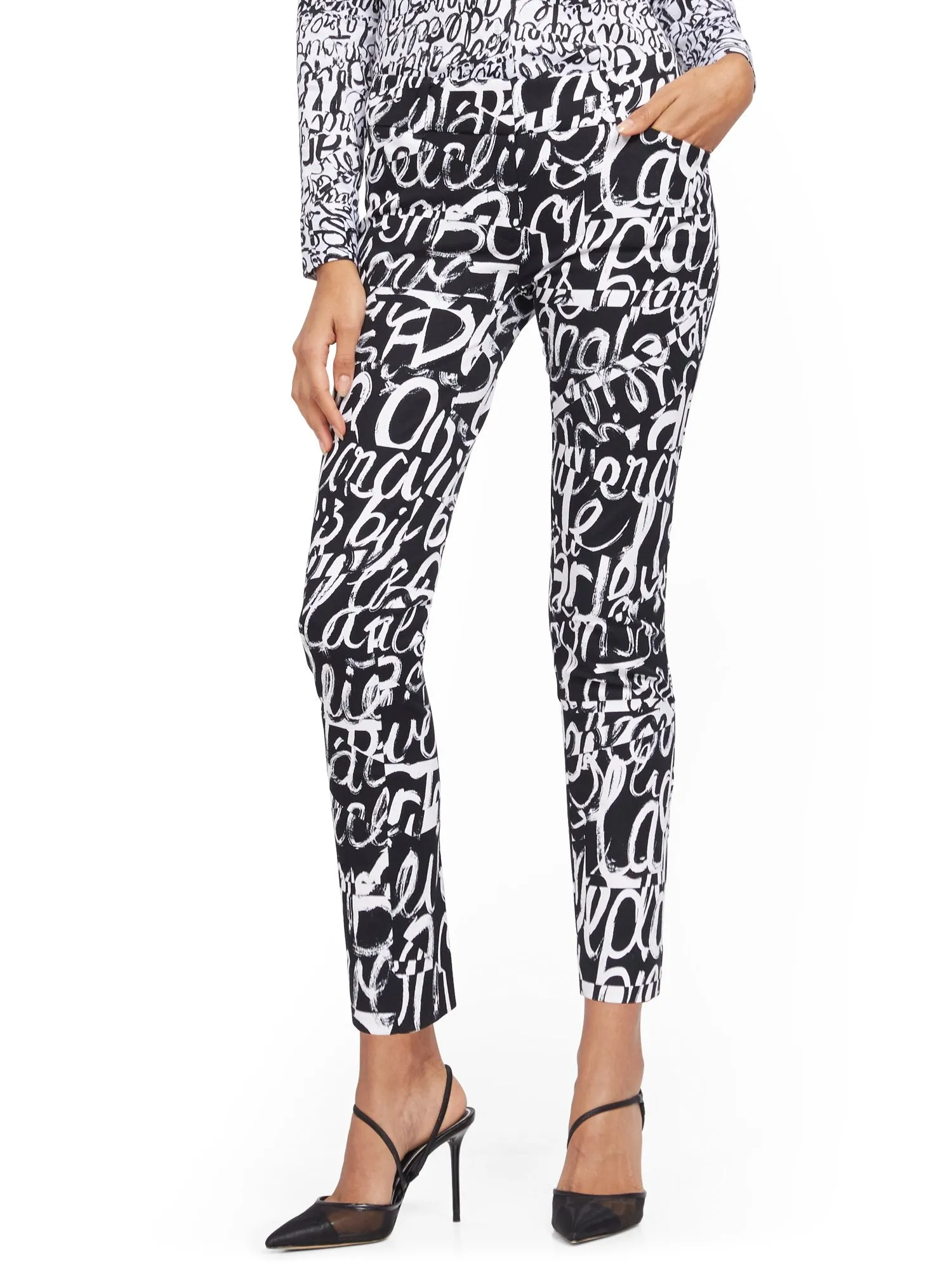Audrey Ankle Pant - Graffiti Print