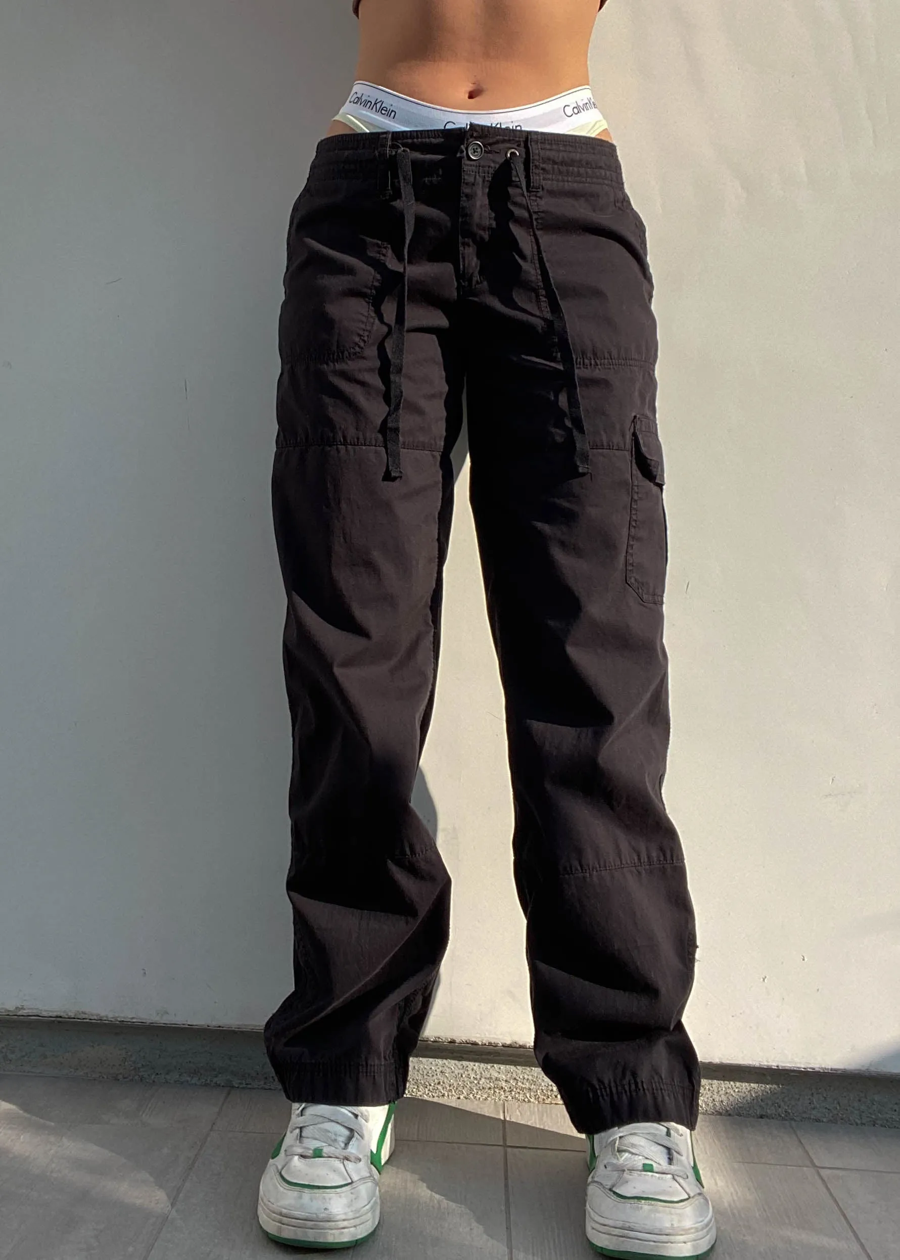Black Lizwear Low-Rise Cargo Pants (S)