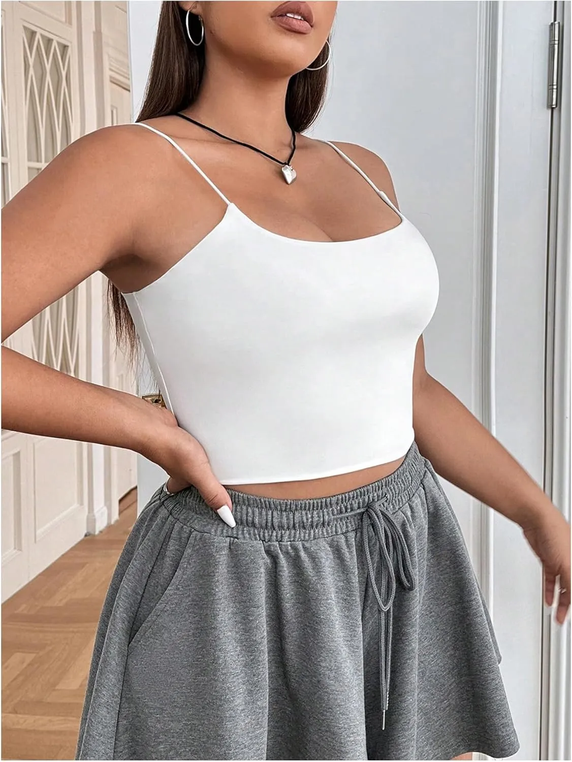 OYOANGLE Women's Plus Size Square Neck Spaghetti Strap Cami Tops Slim Fit Basic Crop Camisoles