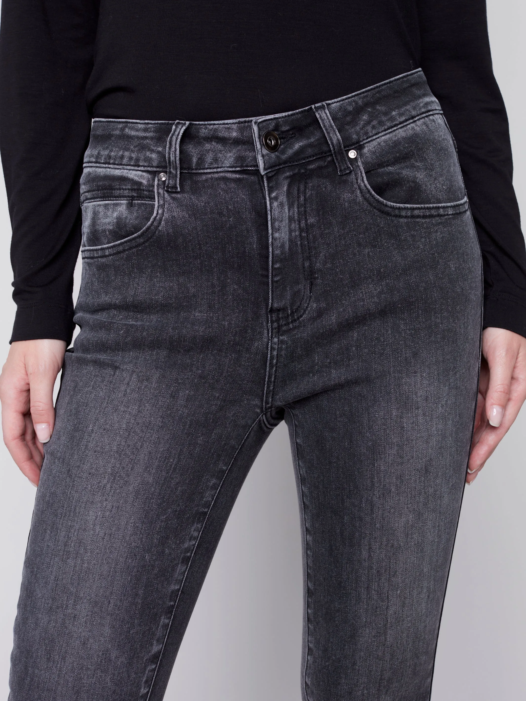 Skinny Leg Jean with Bottom Chain Detail