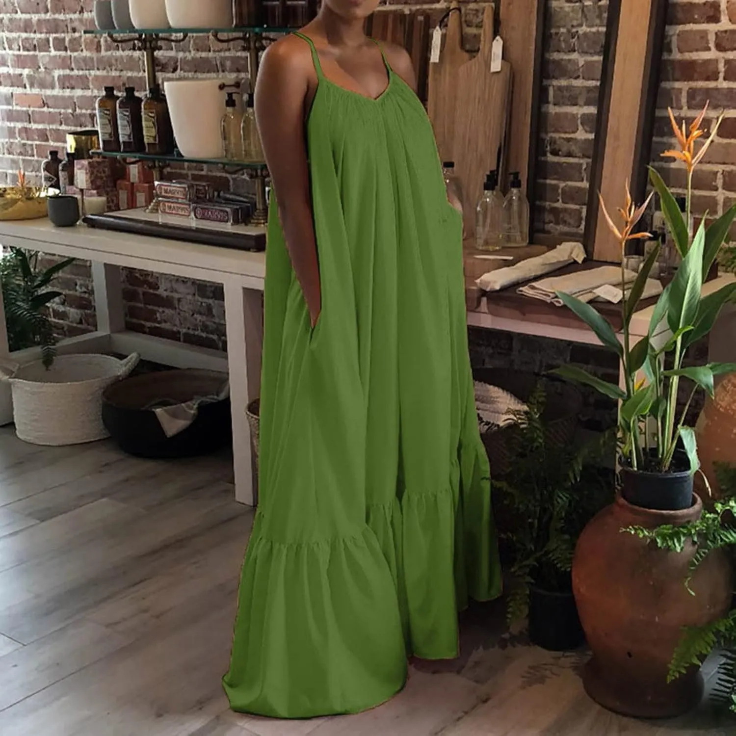 Spaghetti Strap Dresses for Women Plus Size Sleeveless Summer Casual Flowy Dress Ruffle Hem Swing Midi Sundress