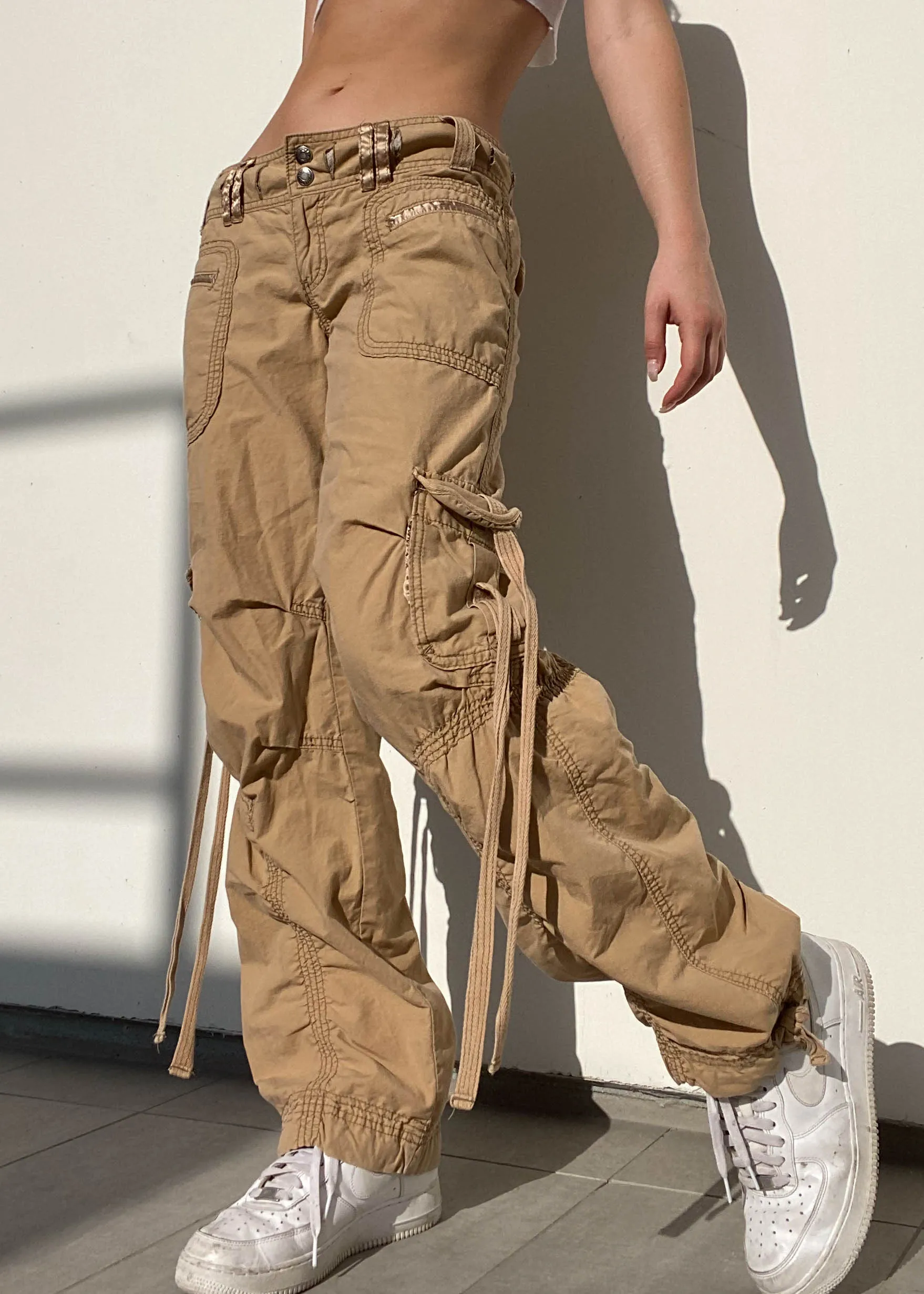 Y2k Low-Rise Tan Baggy Cargo Pants (2)