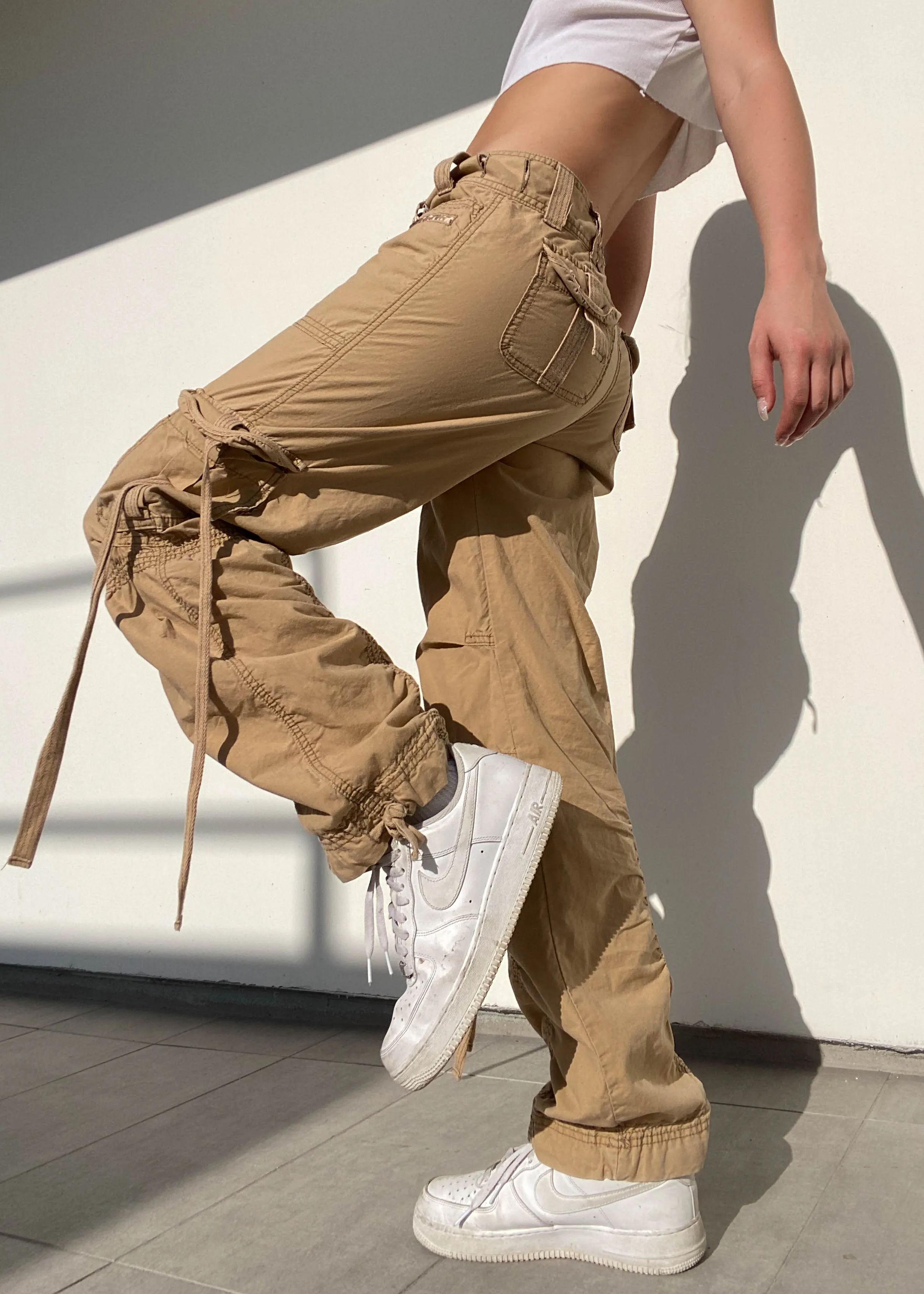 Y2k Low-Rise Tan Baggy Cargo Pants (2)